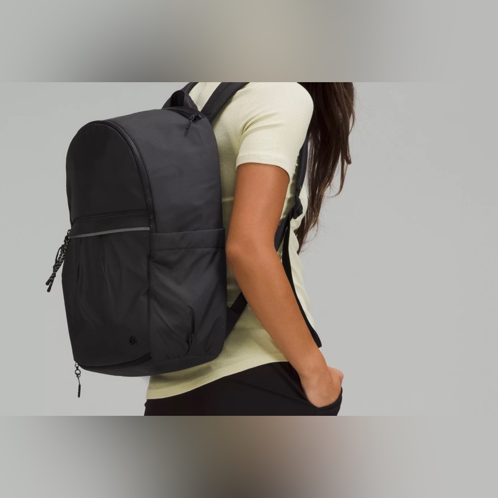 Lululemon NWT Pack it Up backpack